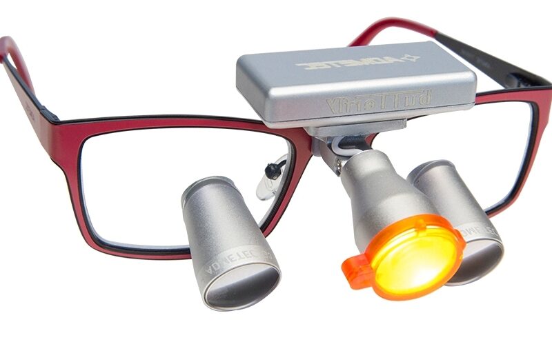 Benefits of Using Dental Loupes with Integrated Lighting